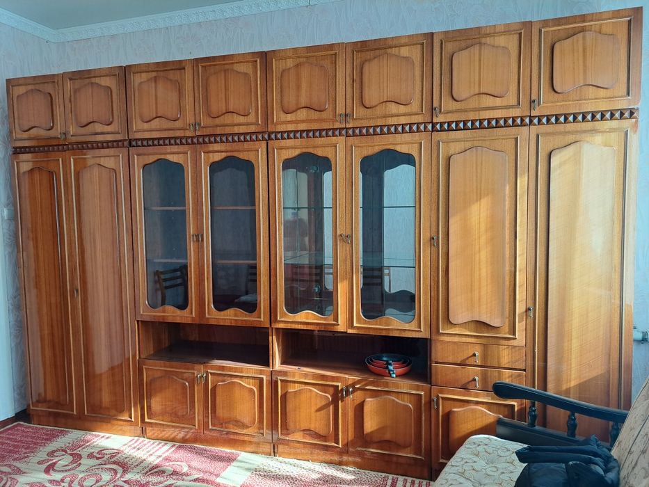 Меблева стінка полірована