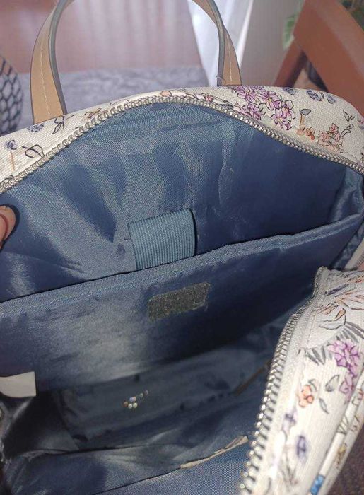 Mochila para portátil da Parfois com fecho avariado