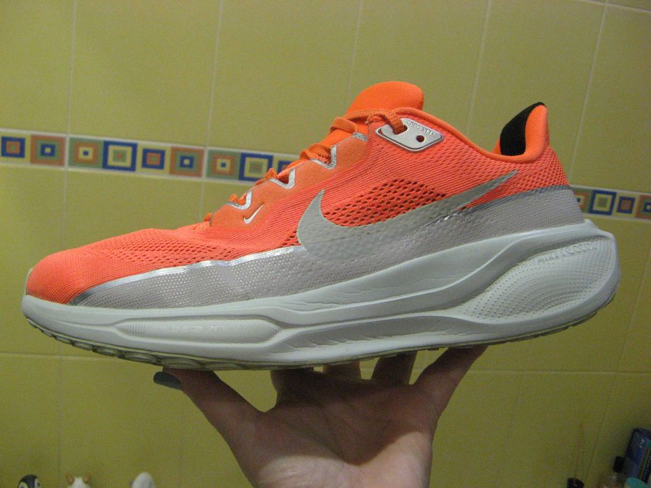 Кроссовки Nike  43