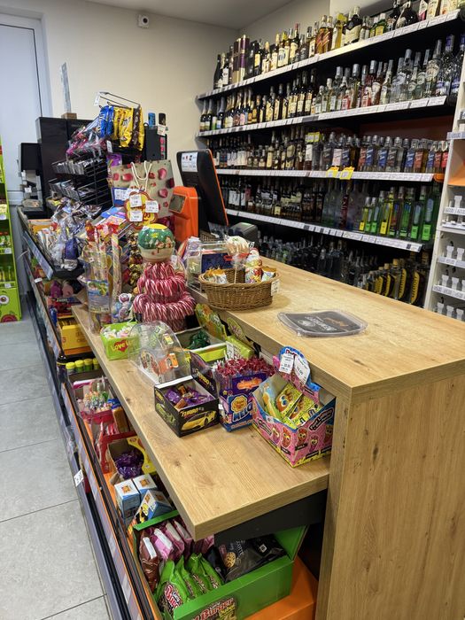 Магазинне обладнання