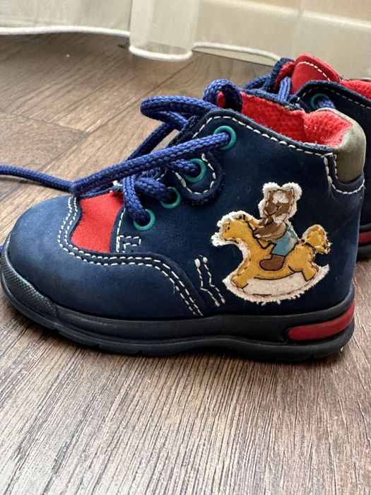 Дитячі демісезонні черевики 18