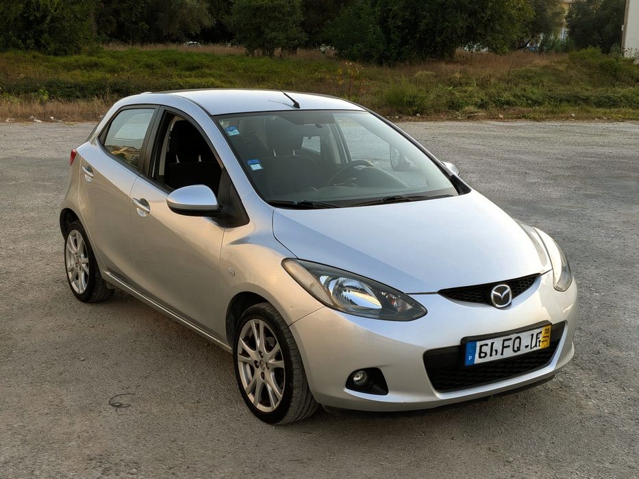 Mazda 2  1.3 16v full extras
