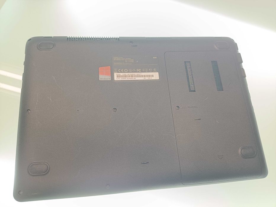 Samsung NP450R4E-X01PT | 12GB RAM | Não Liga | Peças/Reparação