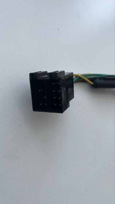 Перехідник до магнітоли в автомобілі