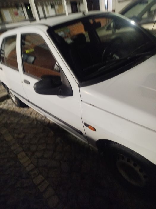 Carro Renault clio