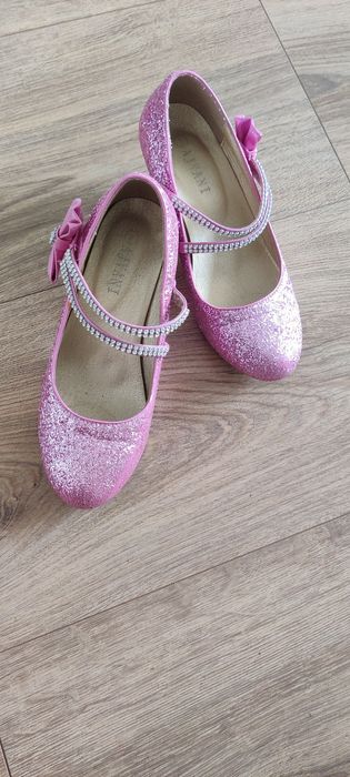 Świecące baletki na obcasie dla księżniczki