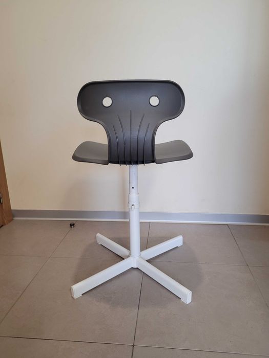 Prateleira ekby viktor Vermelho Cadeira Molte IKEA