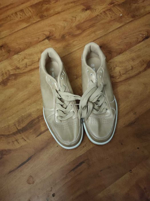 Damskie buty sportowe złote 38