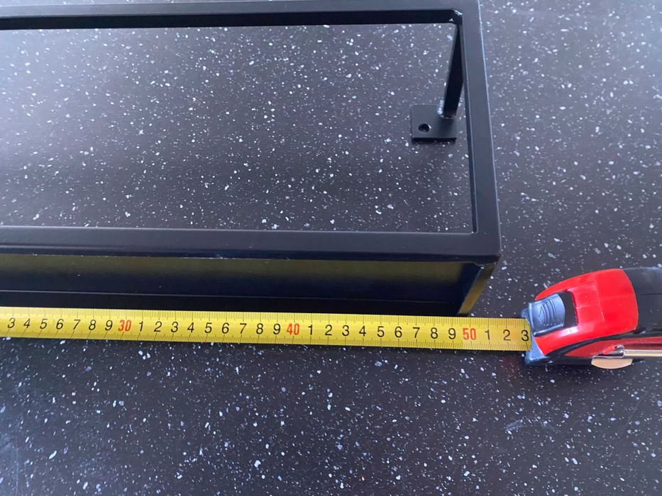 Prateleira de metal preta