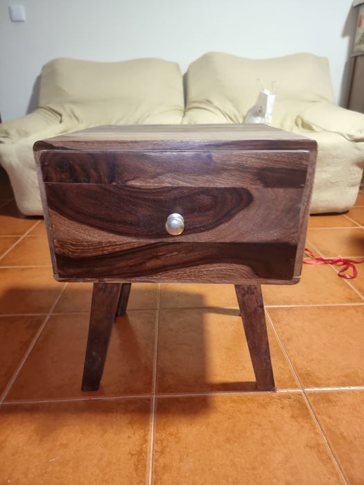 5 mesas de cabeceira vintage /rusticas