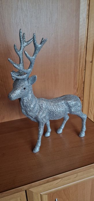 Duży srebrny brokatowy renifer 39 cm