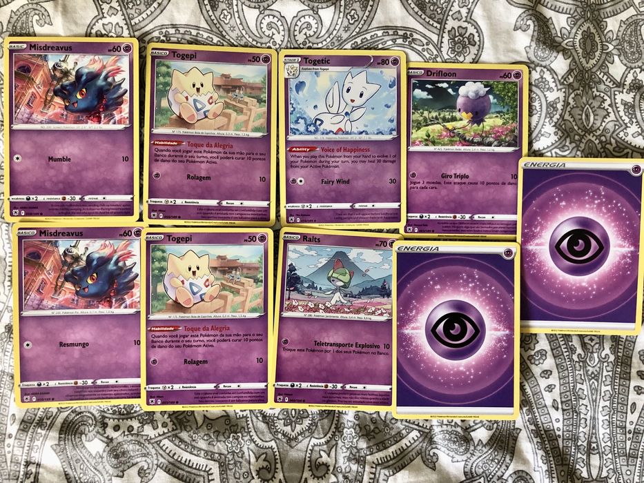 Várias cartas Pokemon