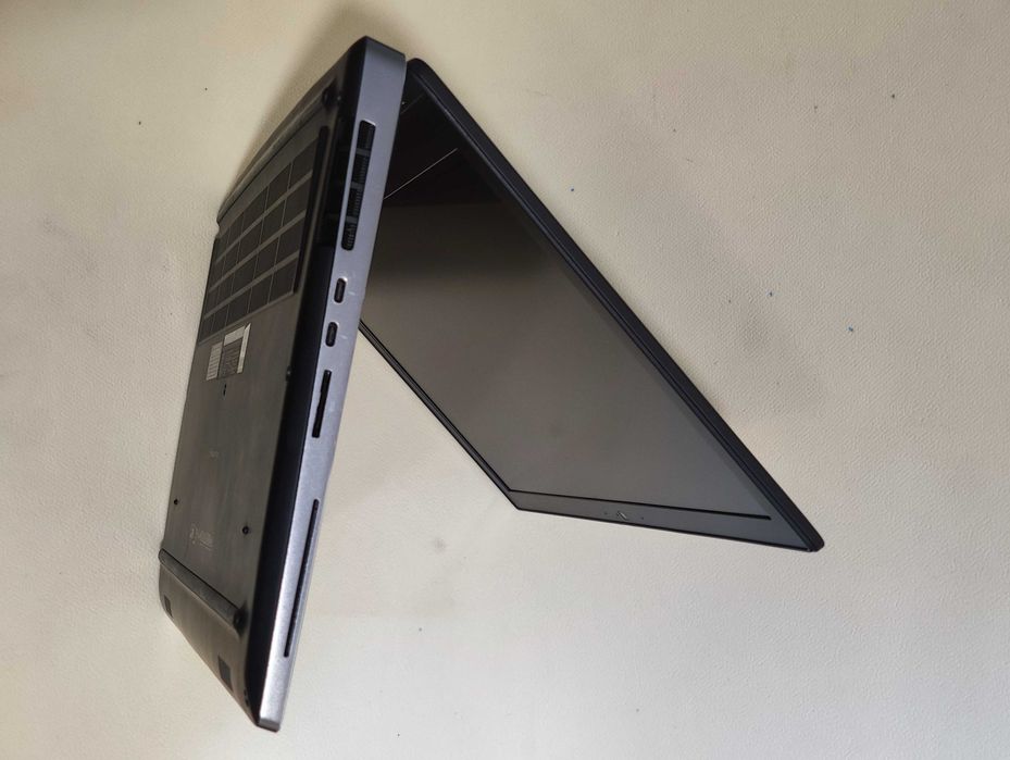 Ноутбук Dell Precision 7530 15,6" UHD XEON E-2186M/32Gb/SSD/P3200 6Gb