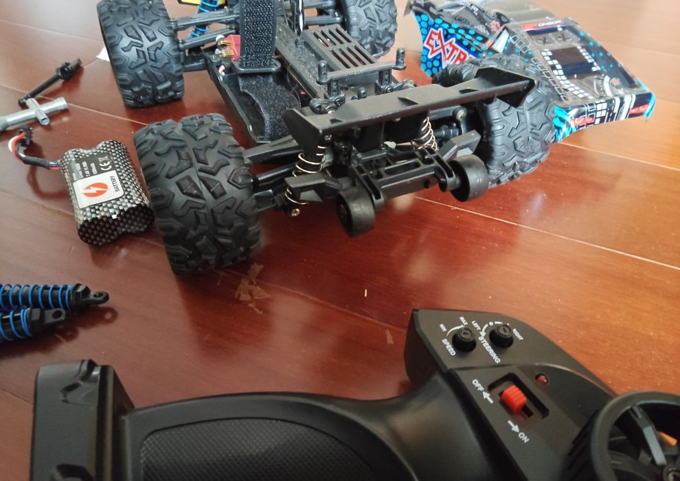 9302E 4WD 1:18 Remote Control Car High Speed 40KM/H Off Road Monster