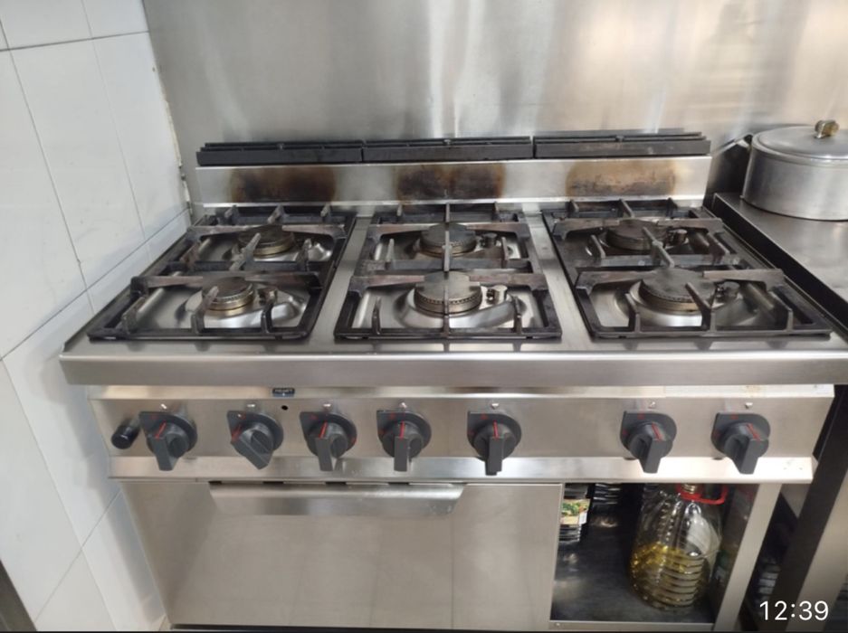 Fogao com forno  industrial cozinha