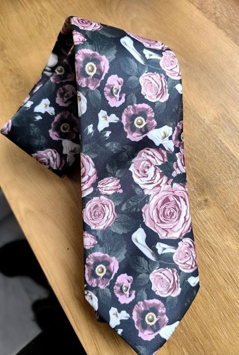 Nowy modny krawat męski kwiaty róże 145 x 8 cm