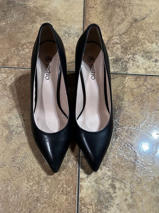 Туфлі на підборах