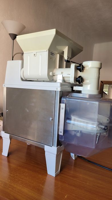 Maquina de Salgados e Doces.