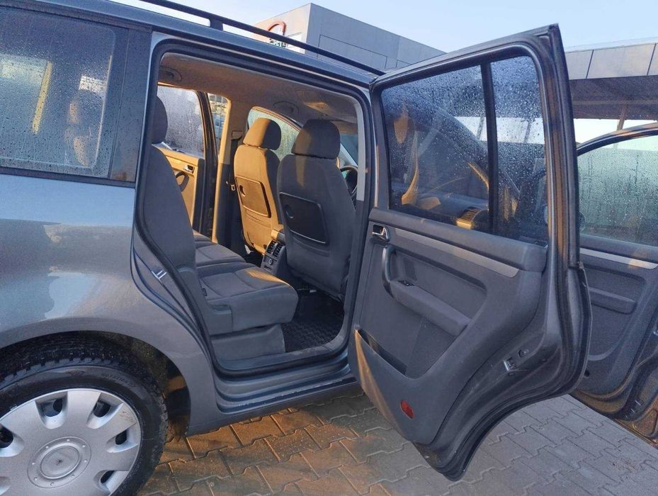 Продам фольксваген Туаран