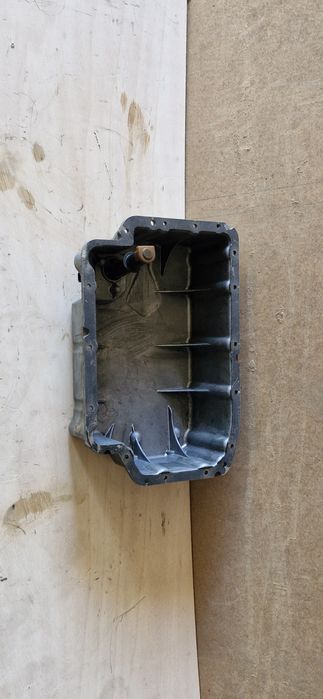 Tampa carter do motor Mercedes Sprinter (W906). OM651.955