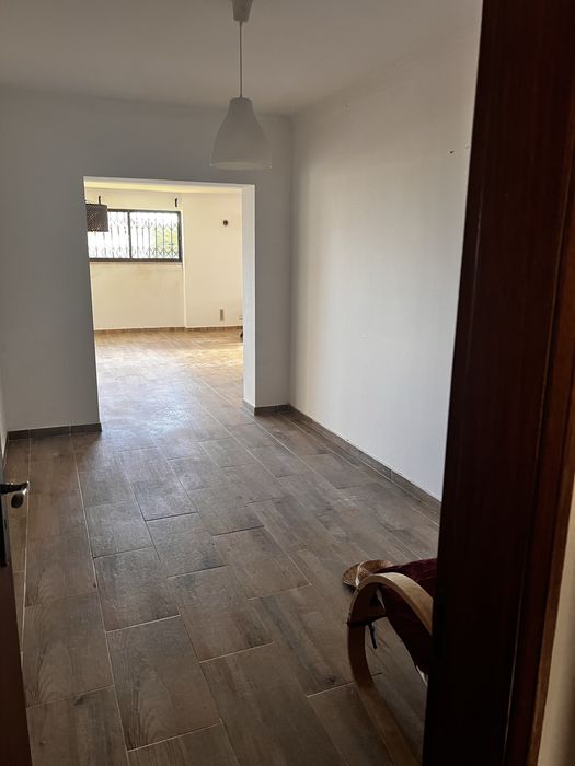 Aluga-se t4 vale milhaços