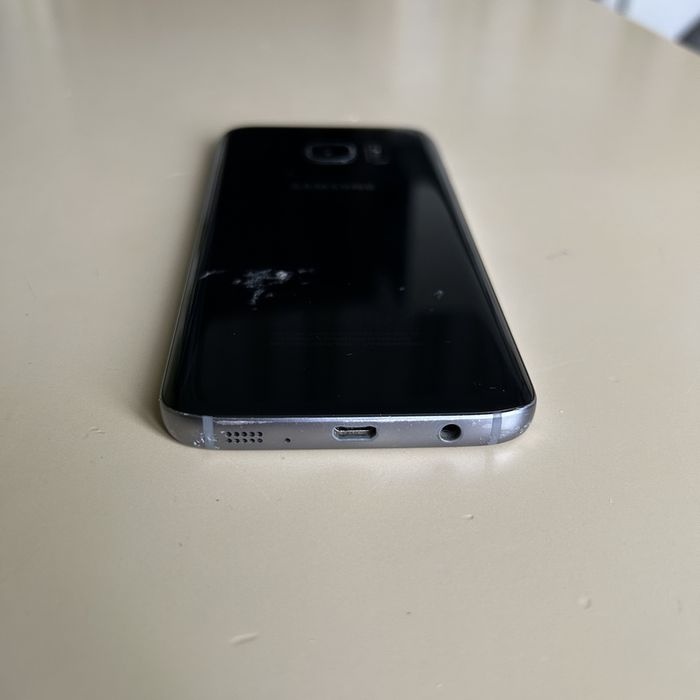 смартфон Samsung Galaxy S7