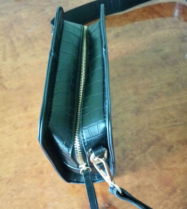 Сумочка через плече. Нова.