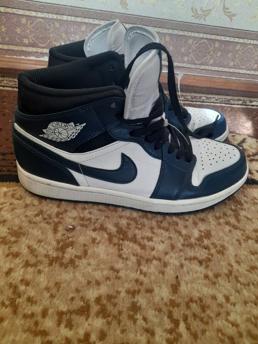 Кросівки Nike Air Jordan 1 mid
