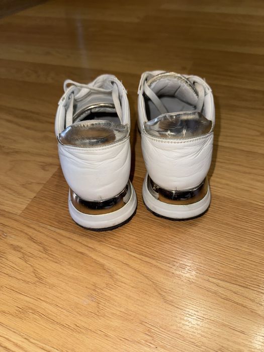 Кросівки білі