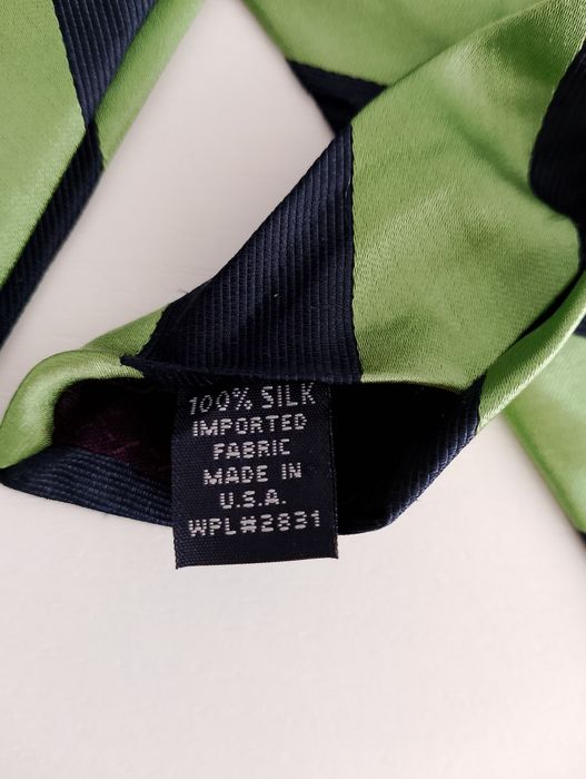 Jedwabny męski krawat w paski
Długość 154 cm
Szerokość 8 cm