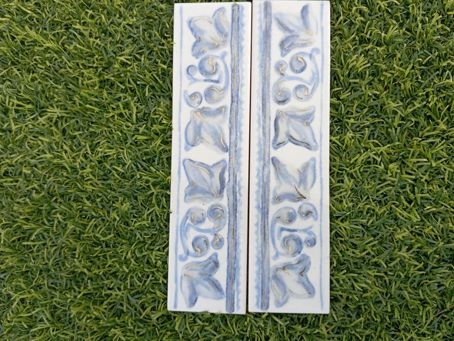 Azulejo faixas dourado e azul