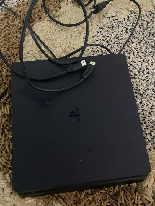 PS4 impecável não tem nada a fazer não tem comandos