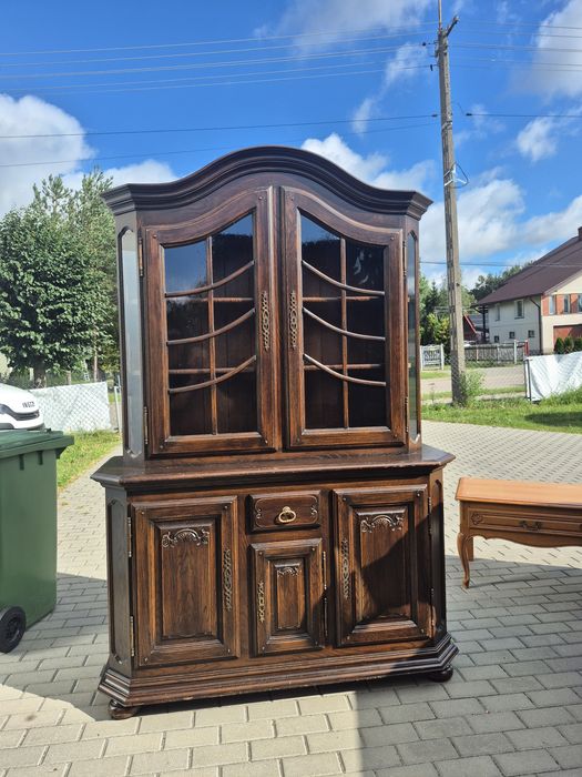 Zestaw mebli do jadalni komoda i kredens