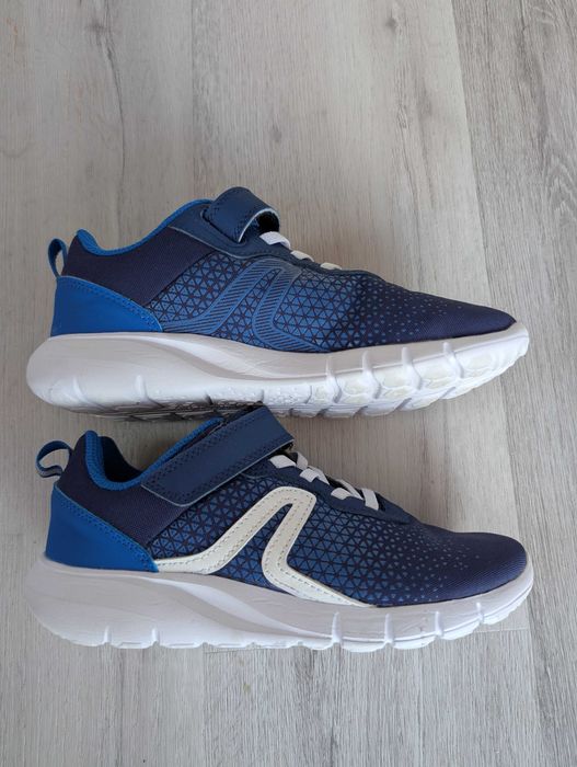Buty chłopięce, sportowe, Decathlon, rozm. 34