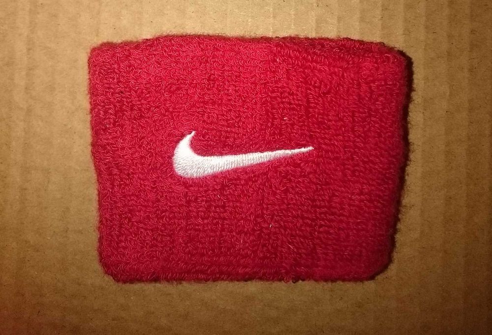 Напульсник Nike Swoosh Wrist bands