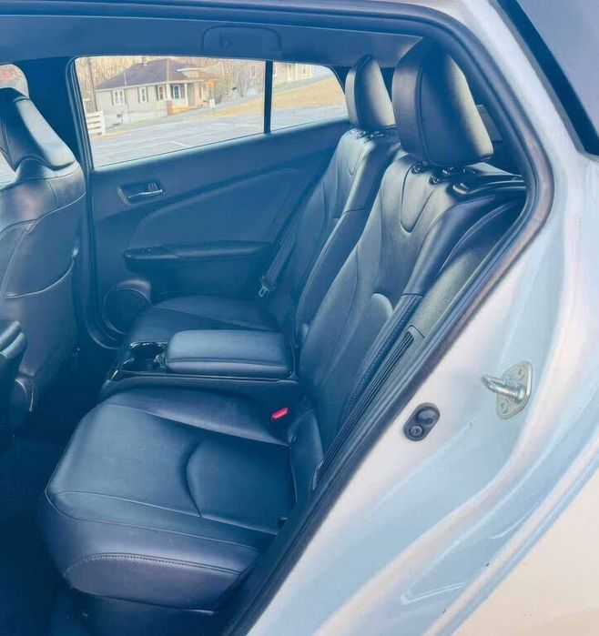 Toyota Prius Prime      2019