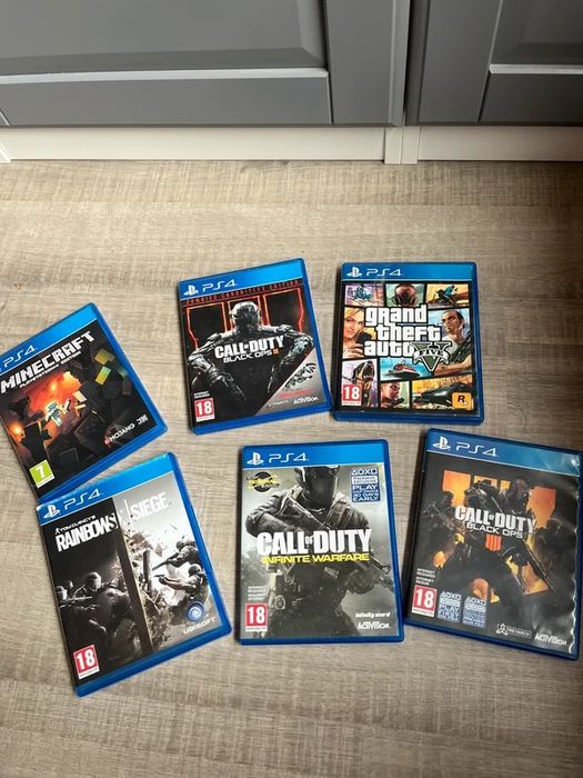 PS4 Bundle com Minecraft, GTA V e 4 Call of Duty