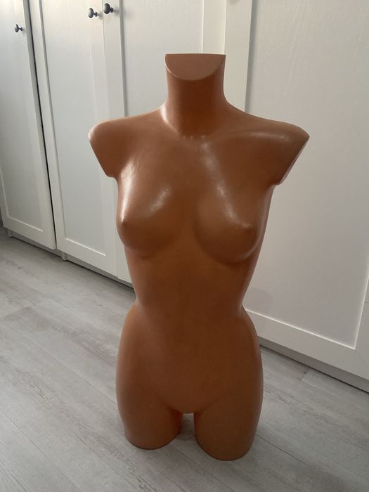 Manekin damski plastikowy