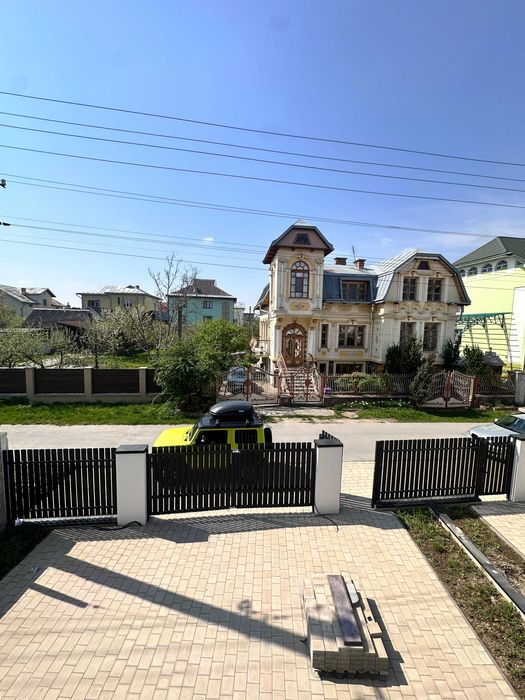 Дуплекс з гаражем і терасою в престижному р-н Крихівці