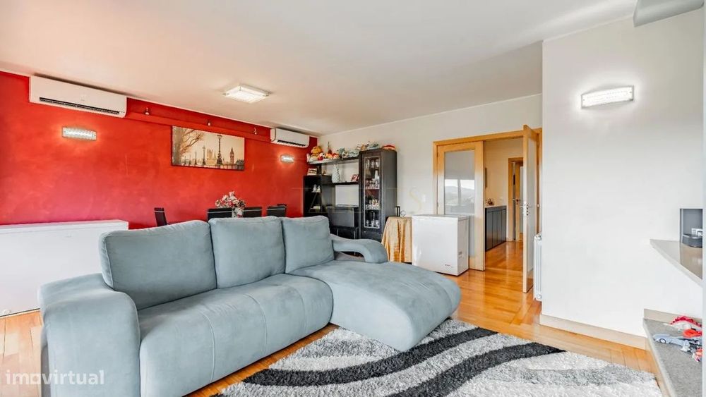 Apartamento T3 em Fradelos | 146 m² | Varanda c/ Churrasqueira