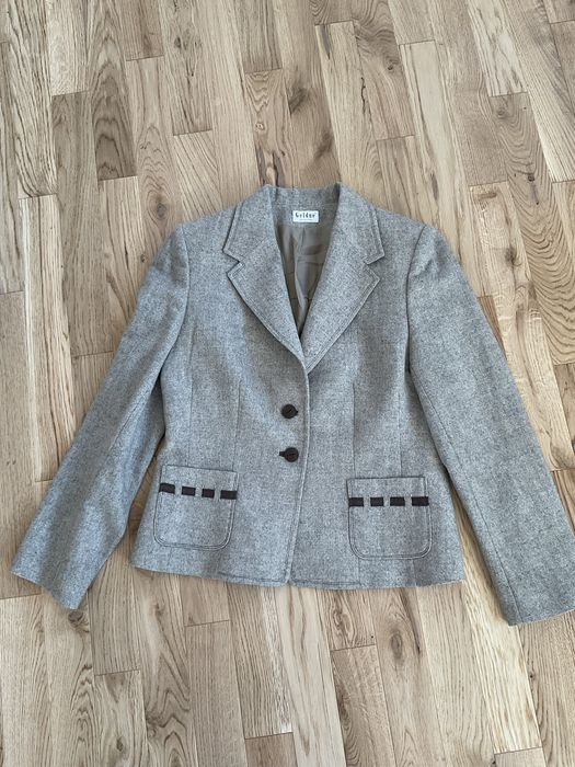 Stylowy wełniany żakiet rozmiar 42