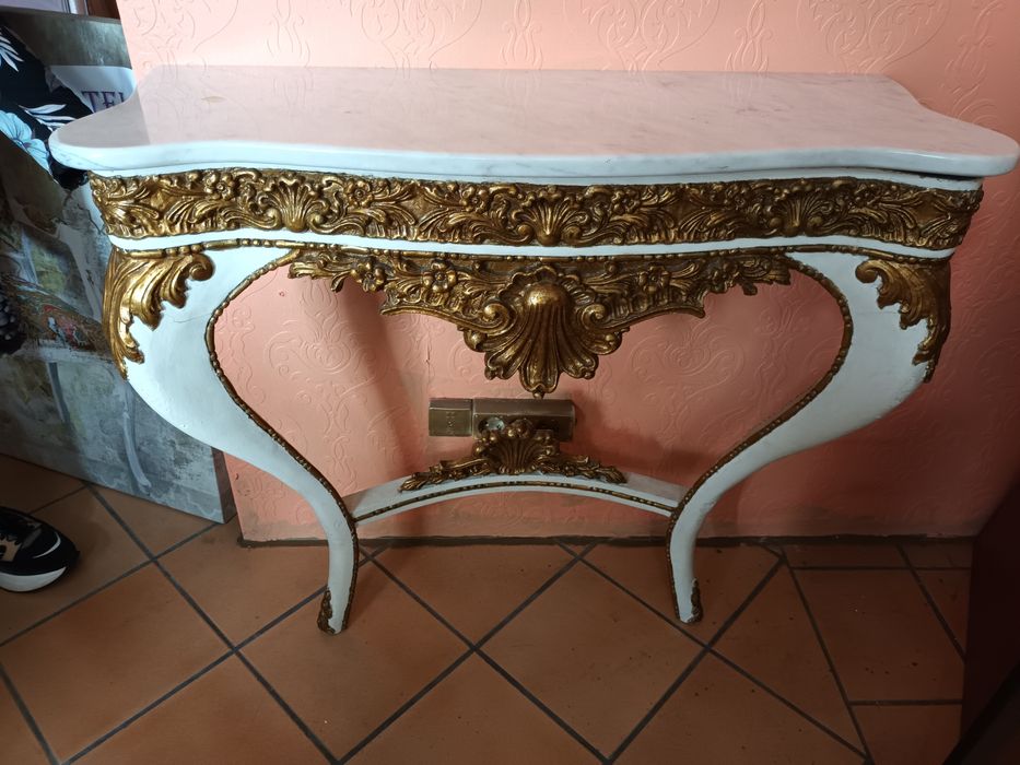 Mesa com Pedra Mármore branca muito antiga