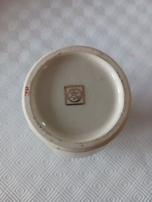 Jarras antigas com guarda jóias