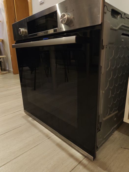 Forno Bosh  HM5B20F0 com avaria na placa controladora.