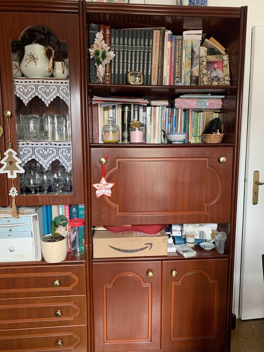 Estante com cristaleira de sala