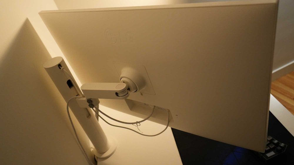 4K UHD Monitor/TV LG Smart 32SQ780 White 31,5"inch + Ergo Stand