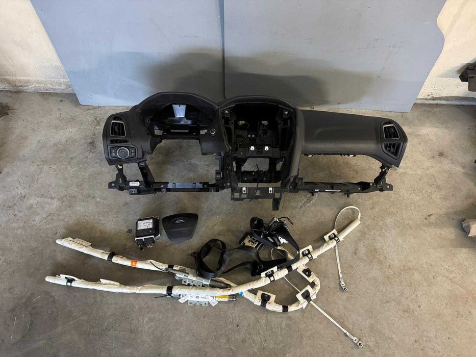 Deska Konsola Poduszki Pasy kurtyny Ford Focus MK3 LIFT EU