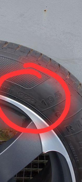 Opony KLEBER  bez felg 195 /65/15 na 4 śruby