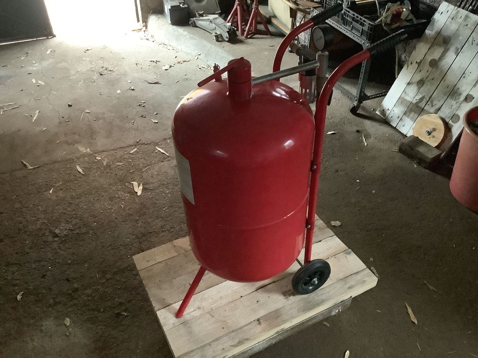 Oportunidade Maquina de Decapagem por jato de areia (35Kgs/30L)