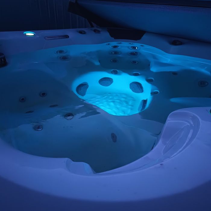 Jacuzzi całoroczne nie balia elektryczne  VIVA SAGA balboa